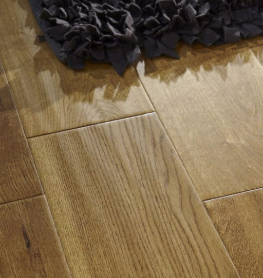 Chene Golden Oak Engineered Oak Flooring, Handscraped, UV Lacquered, 190x20x1900mm
