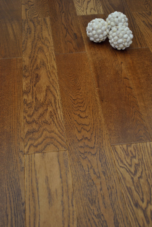 Cheetah Oak Engineered Flooring, Antique Stained, Rustic, Lacquered, 127x4x18 mm Image 2