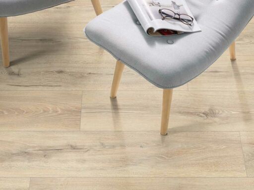 EGGER Classic Beige Melba Oak Laminate Flooring, 193x8x1291mm Image 2
