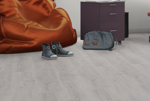 EGGER Long White Raydon Oak Laminate Flooring, 245x10x2050 mm Image 1