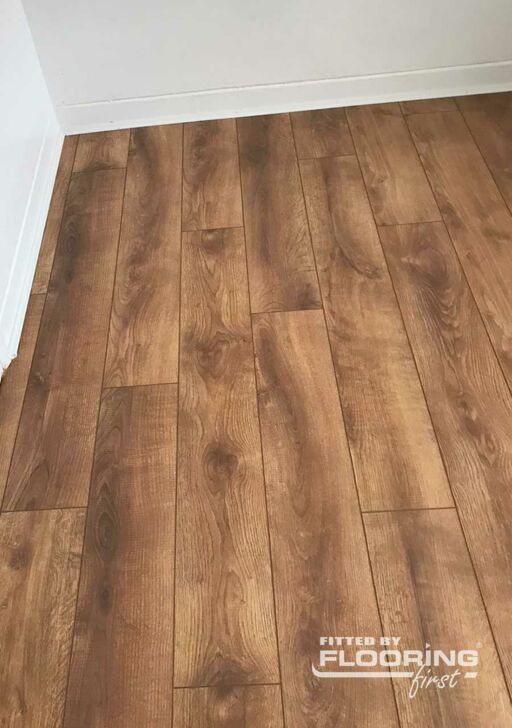 Lifestyle Chelsea Extra Sunset Oak Laminate Flooring, 8mm Image 3