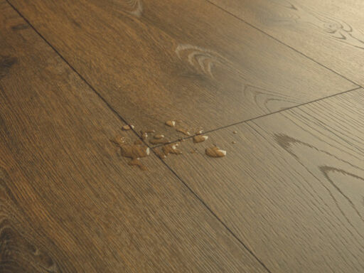 QuickStep CLASSIC Cocoa Brown Oak Laminate Flooring, 8mm Image 3