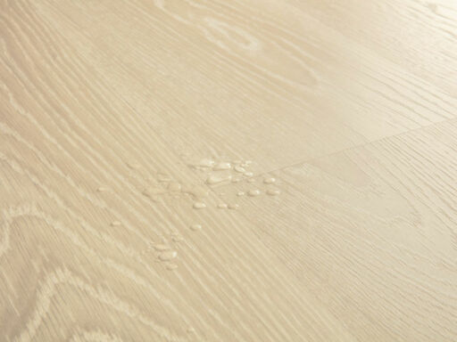 QuickStep CLASSIC Frosty Beige Oak Laminate Flooring, 8mm Image 3