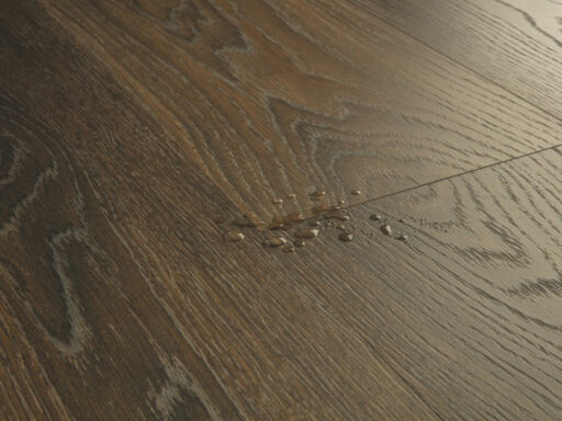 QuickStep CLASSIC Mocha Brown Oak Laminate Flooring, 8mm Image 5