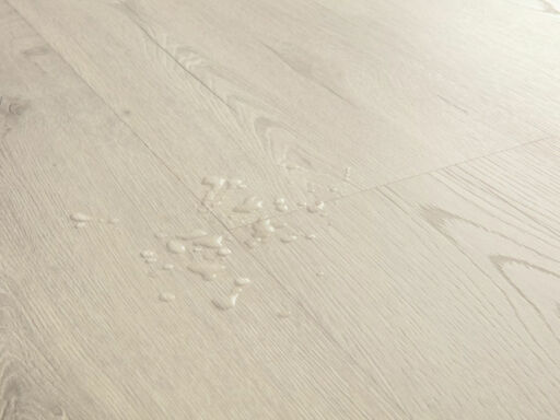 QuickStep CLASSIC Vivid Grey Oak Laminate Flooring, 8mm Image 4