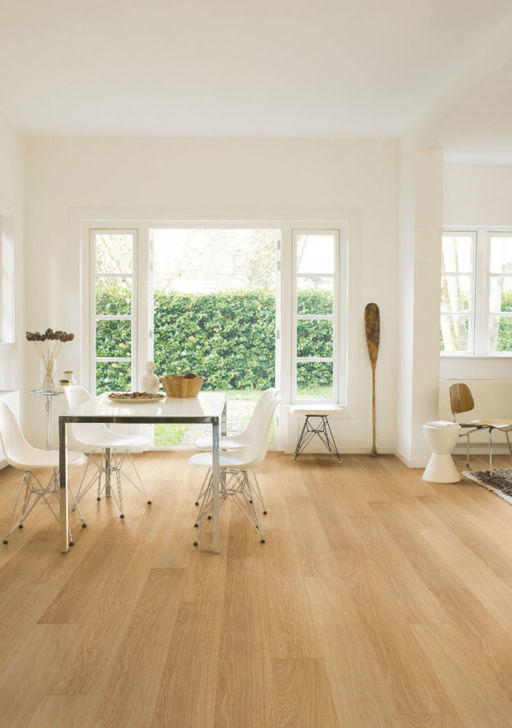 QuickStep Impressive Natural Varnished Oak Laminate Flooring, 8mm Image 2