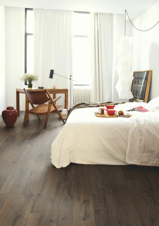 QuickStep Impressive Ultra Classic Oak Brown Laminate Flooring, 12mm Image 2
