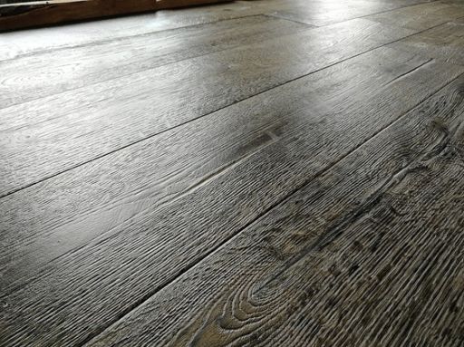 Tradition Deluxe Engineered Oak Flooring, Rustic, Distressed, 220x15x2200 mm Image 1