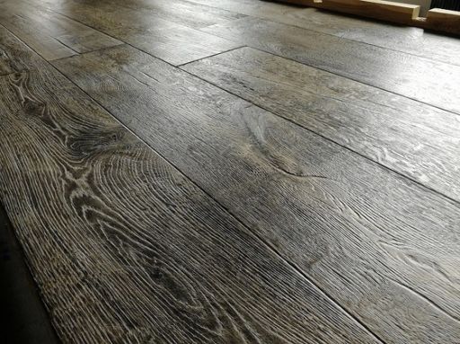 Tradition Deluxe Engineered Oak Flooring, Rustic, Distressed, 220x15x2200mm Image 2