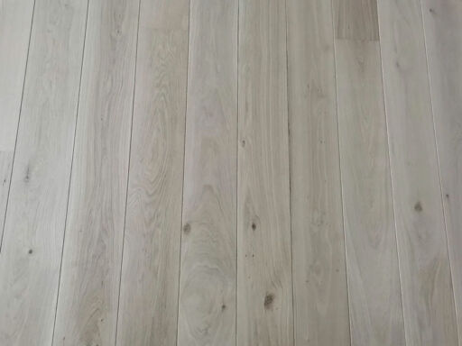 Tradition Engineered Oak Flooring, Natural, Unfinished 190x20x1900mm Image 2