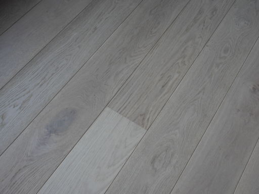 Tradition Engineered Raw Oak Flooring, Rustic, Lightly Brushed, Invisible Finish, 1900x20x190 mm Image 2