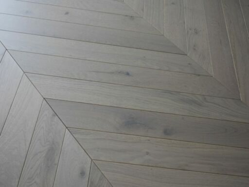 Tradition Grey Chevron Engineered Oak Flooring, Natural, Matt Lacquered 90x15x750mm Image 3