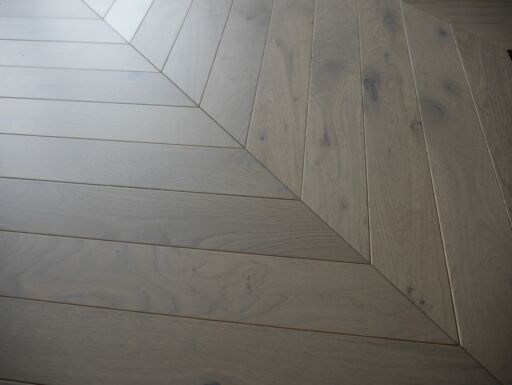 Tradition Grey Chevron Engineered Oak Flooring, Natural, Matt Lacquered 90x15x750mm Image 4