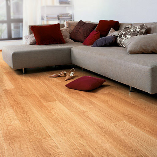 QuickStep PERSPECTIVE Varnished Beech Planks 4v-groove Laminate Flooring 9.5 mm Image 2