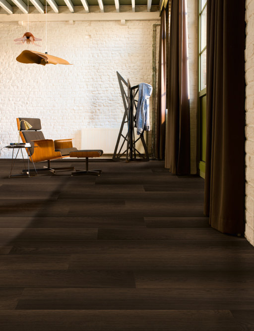 QuickStep Perspective Wide Fumed Oak Dark Planks 4v-groove Laminate Flooring 9.5 mm Image 2