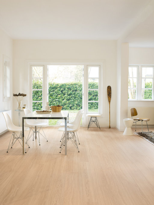 QuickStep Perspective Wide Oak White Oiled Planks 2v-groove Laminate Flooring 9.5 mm Image 2