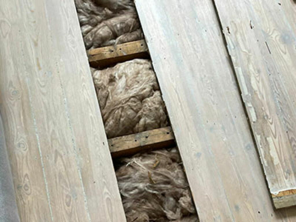 DIY vs. Professional Wood Floor Insulation