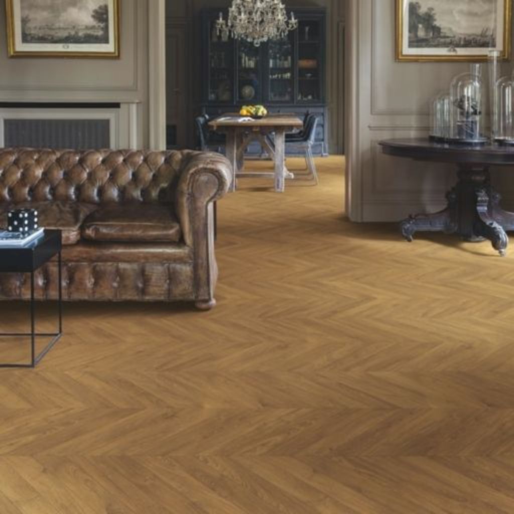 Flooring with pattern
