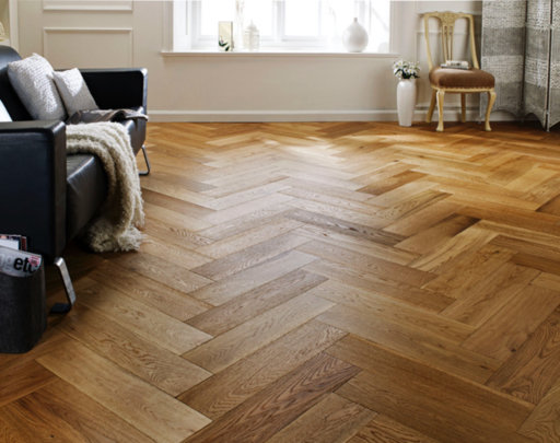 Chene Herringbone Oak Engineered Flooring, Brushed & Lacquered, 600x150x14 mm