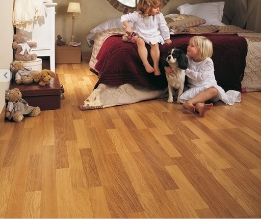 QuickStep CLASSIC Enhanced Oak Natural Varnished Laminate Flooring, 3-Strip, 8mm