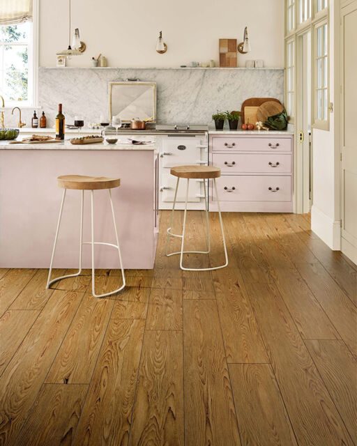 Chene Engineered Oak Flooring, Wide Golden Handscraped 150x20xRLmm