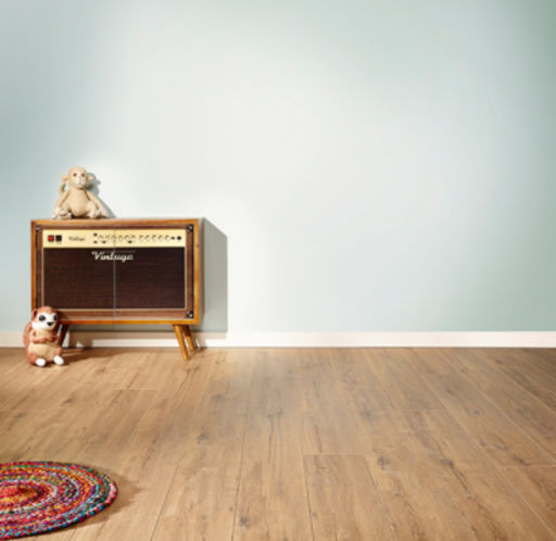Lifestyle Chelsea Extra Feature Oak Laminate Flooring, 8 mm