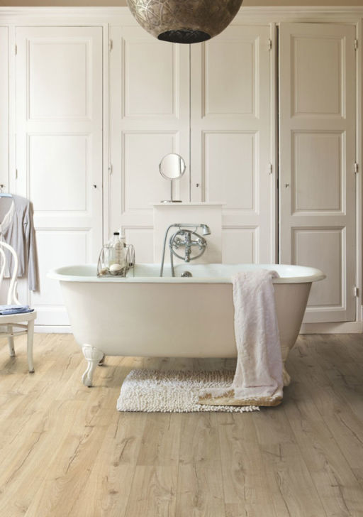 QuickStep Impressive Classic Oak Beige Laminate Flooring, 8mm Image 2
