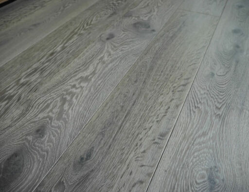 Tradition Deluxe Engineered Oak Flooring, Rustic, Distressed, 220x15x2200mm Image 1
