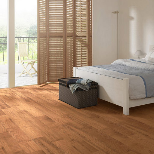 QuickStep PERSPECTIVE Dark Varnished Oak Planks 4vgroove Laminate
