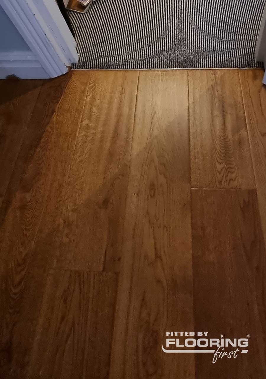 Chene Golden Oak Engineered Flooring, Handscraped, UV Lacquered