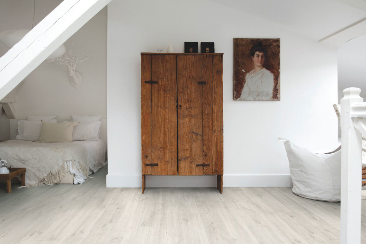 QuickStep Livyn Balance Click Plus Canyon Oak Light with Saw Cuts Vinyl Flooring QuickStep